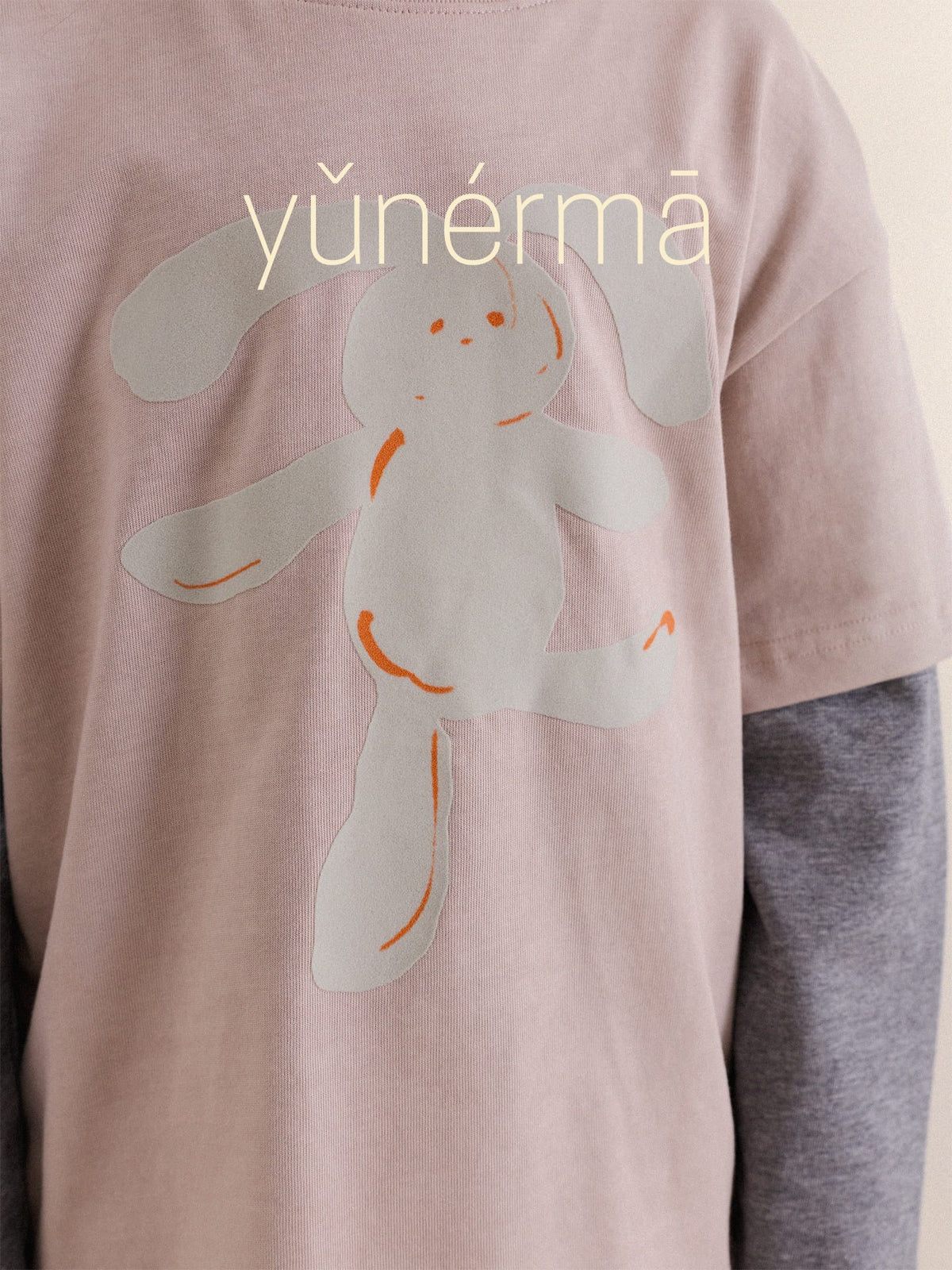 ピンクのキッズ長袖風Tシャツ、ホワイト動物プリント
