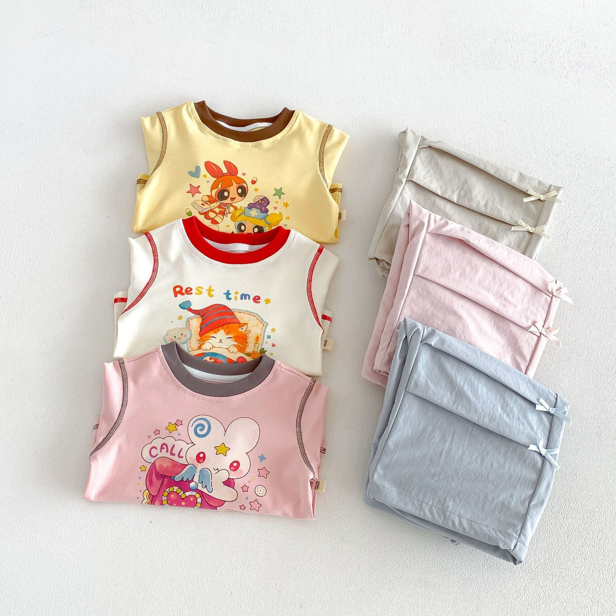 キッズ キャラクタープリント 半袖Tシャツ2枚とワークパンツ3本セット