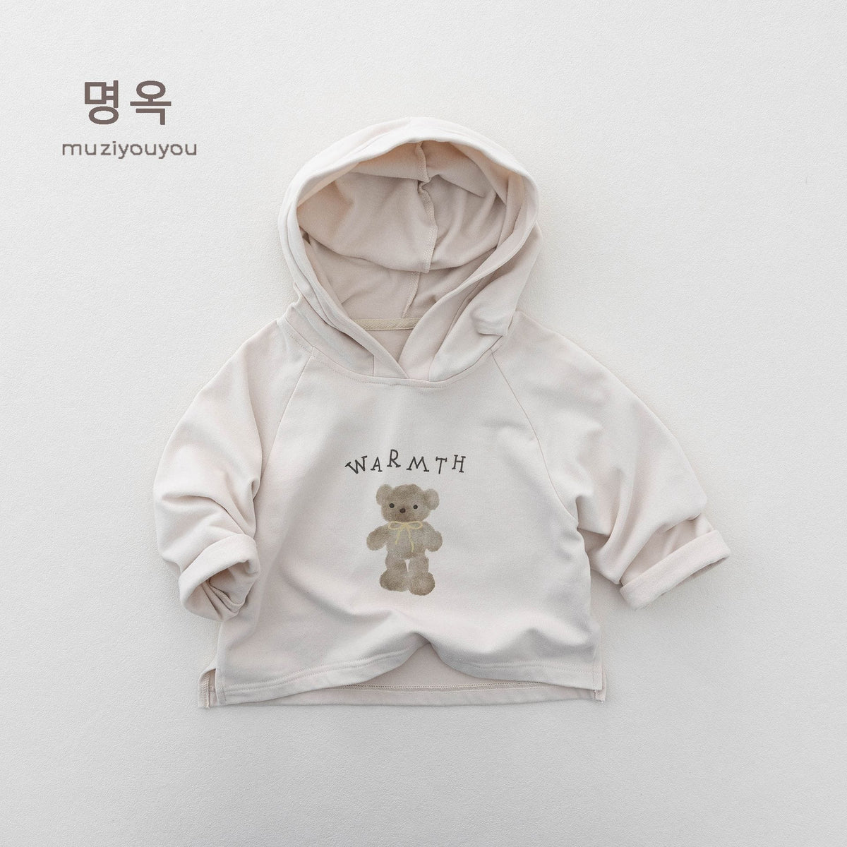フード付き長袖Tシャツ（ホワイト） 胸元ベア＆「WARMTH」プリント