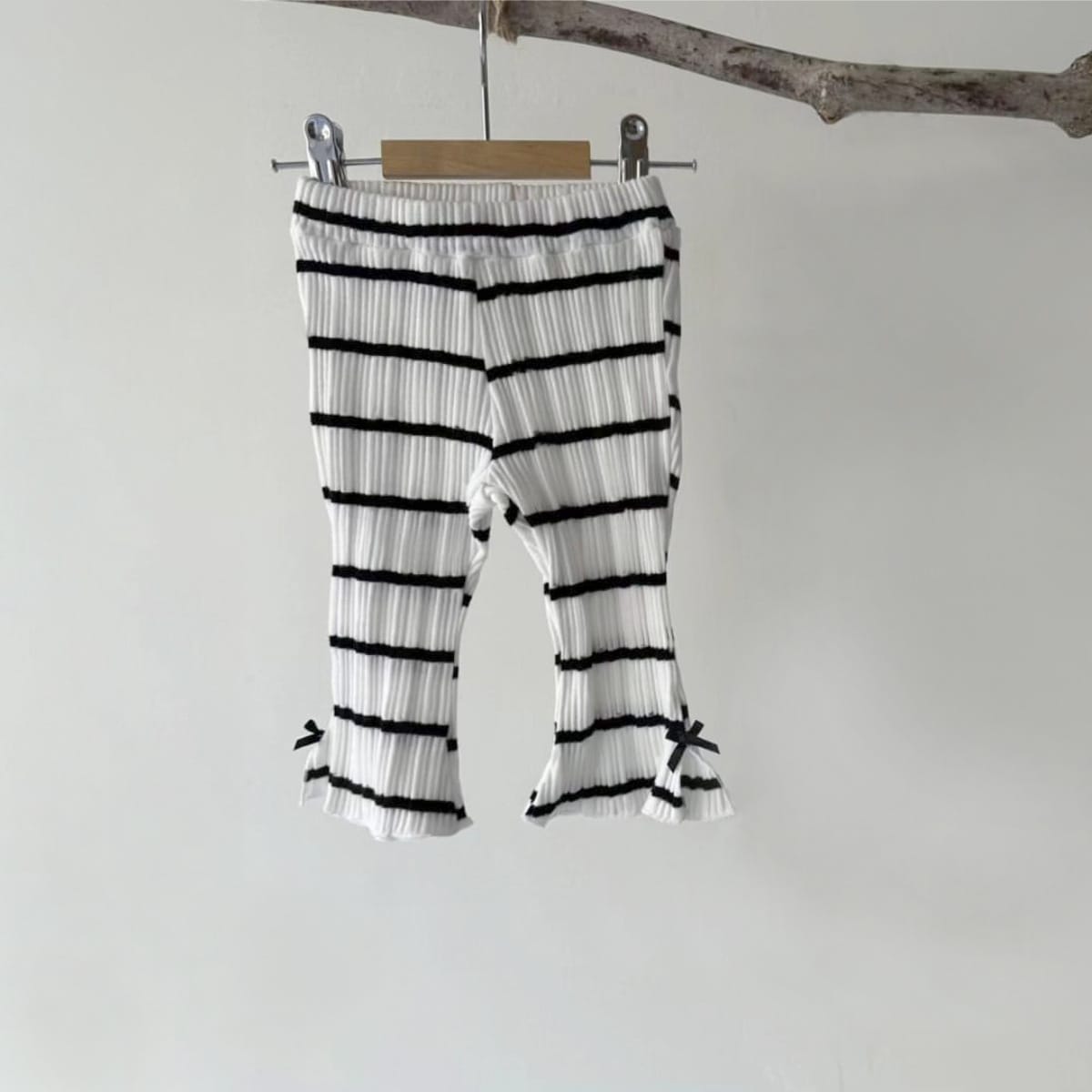 ベビー ボーダー リボン 長袖Tシャツ フレアパンツ【mh0014396】 Black-White Pants / 66cm BBAMMA 長袖セットアップ
