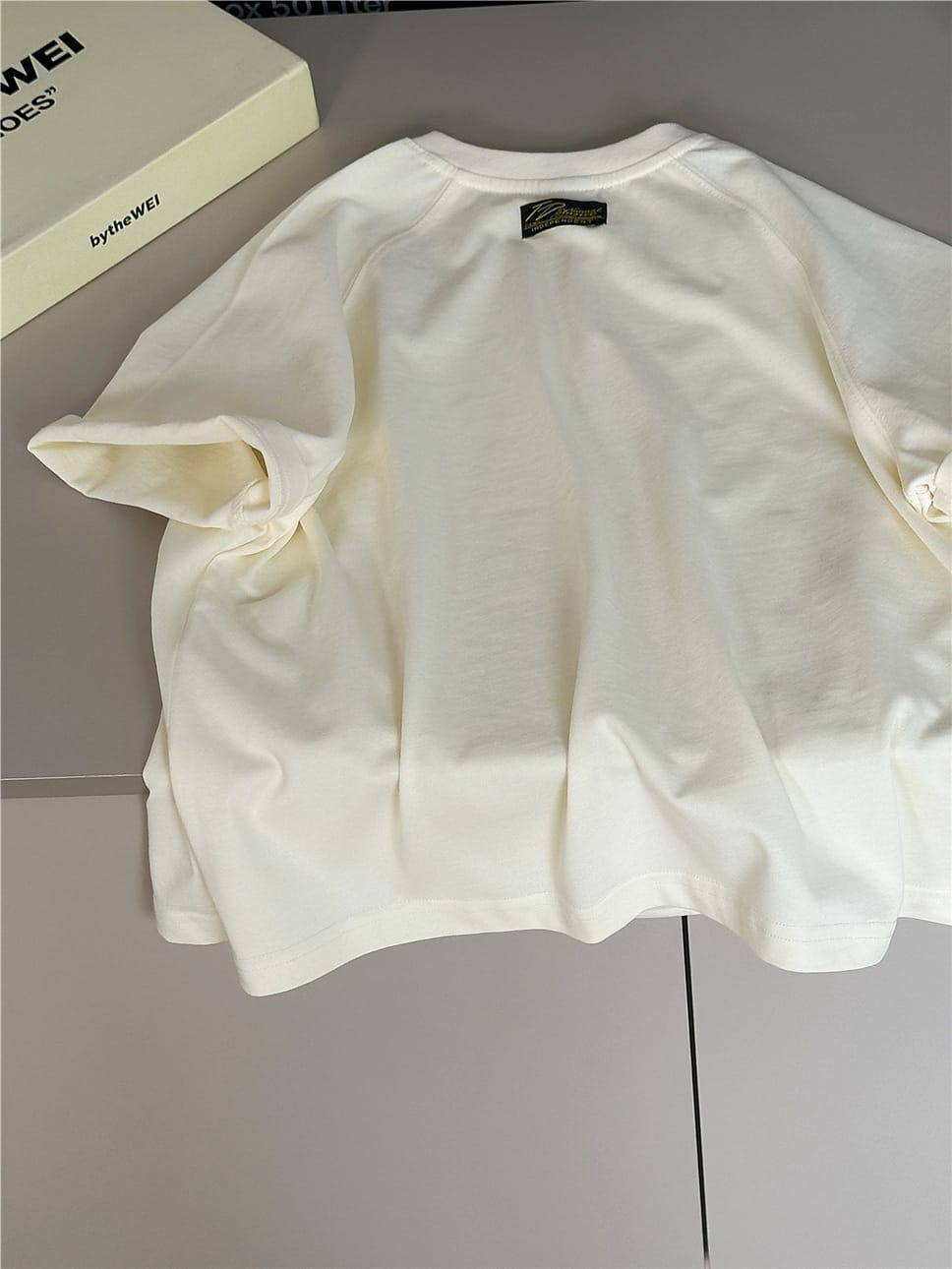 Textured Abstract Tee 英字プリント 半袖Tシャツ【mh0012942】 snidols 半袖Tシャツ