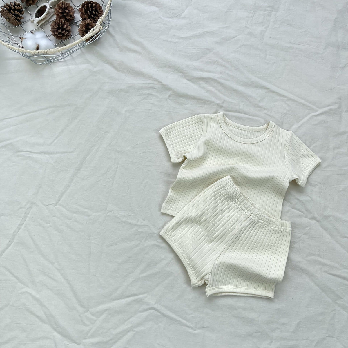Textured Solid Color Set 半袖Tシャツ ショートパンツ【mh0012899】 yi nian ni 半袖セットアップ