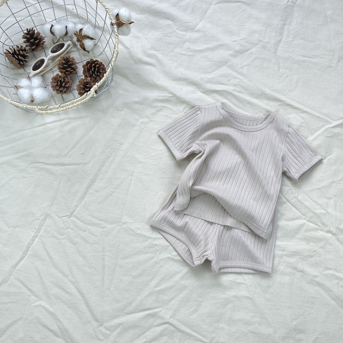 Textured Solid Color Set 半袖Tシャツ ショートパンツ【mh0012899】 yi nian ni 半袖セットアップ