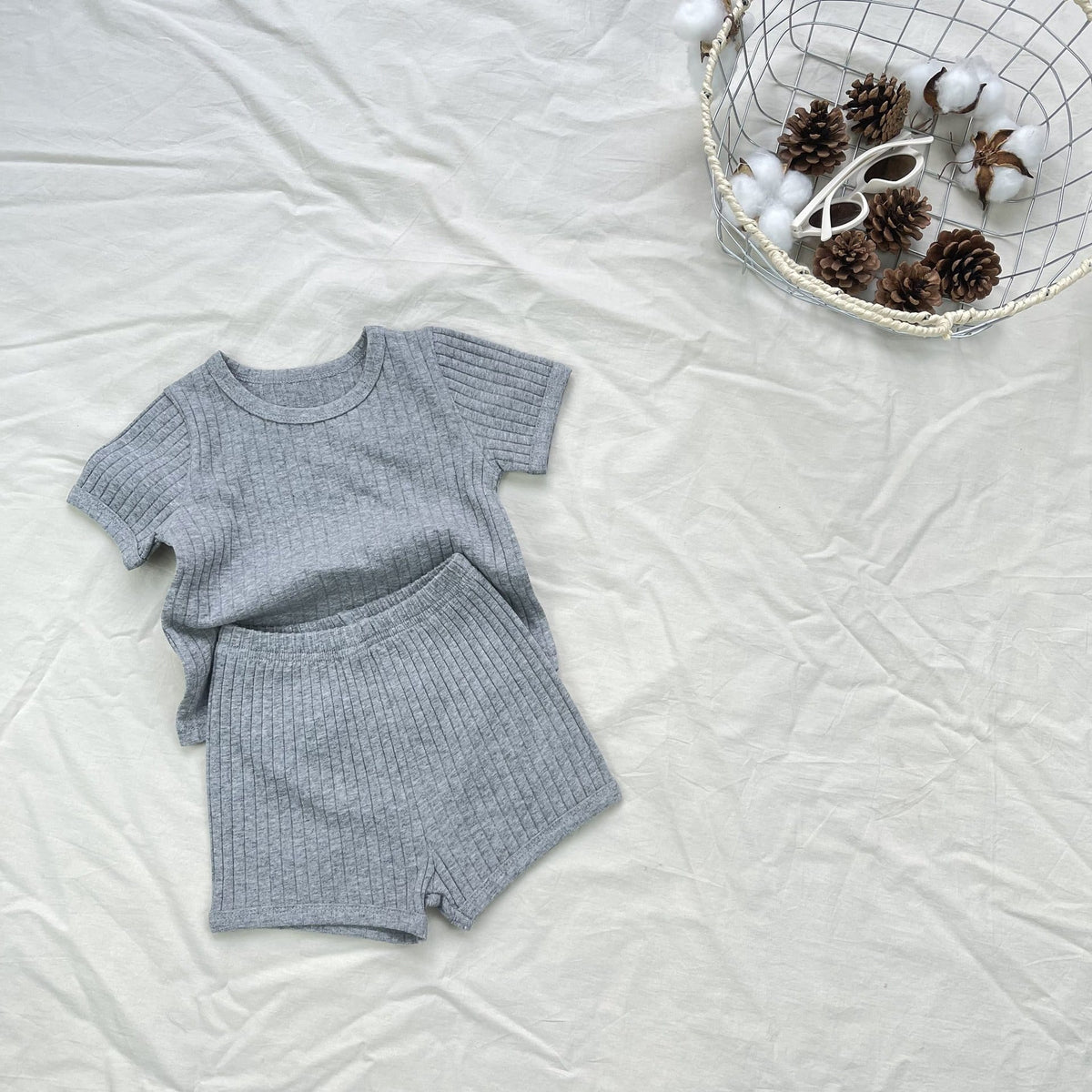 Textured Solid Color Set 半袖Tシャツ ショートパンツ【mh0012899】 yi nian ni 半袖セットアップ