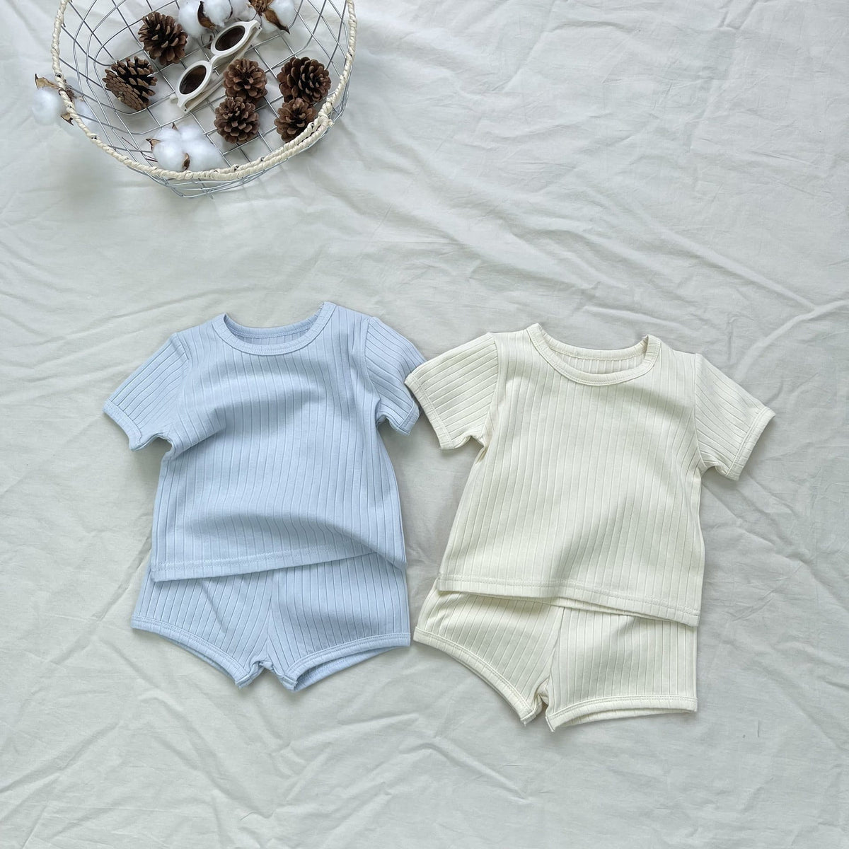 Textured Solid Color Set 半袖Tシャツ ショートパンツ【mh0012899】 yi nian ni 半袖セットアップ