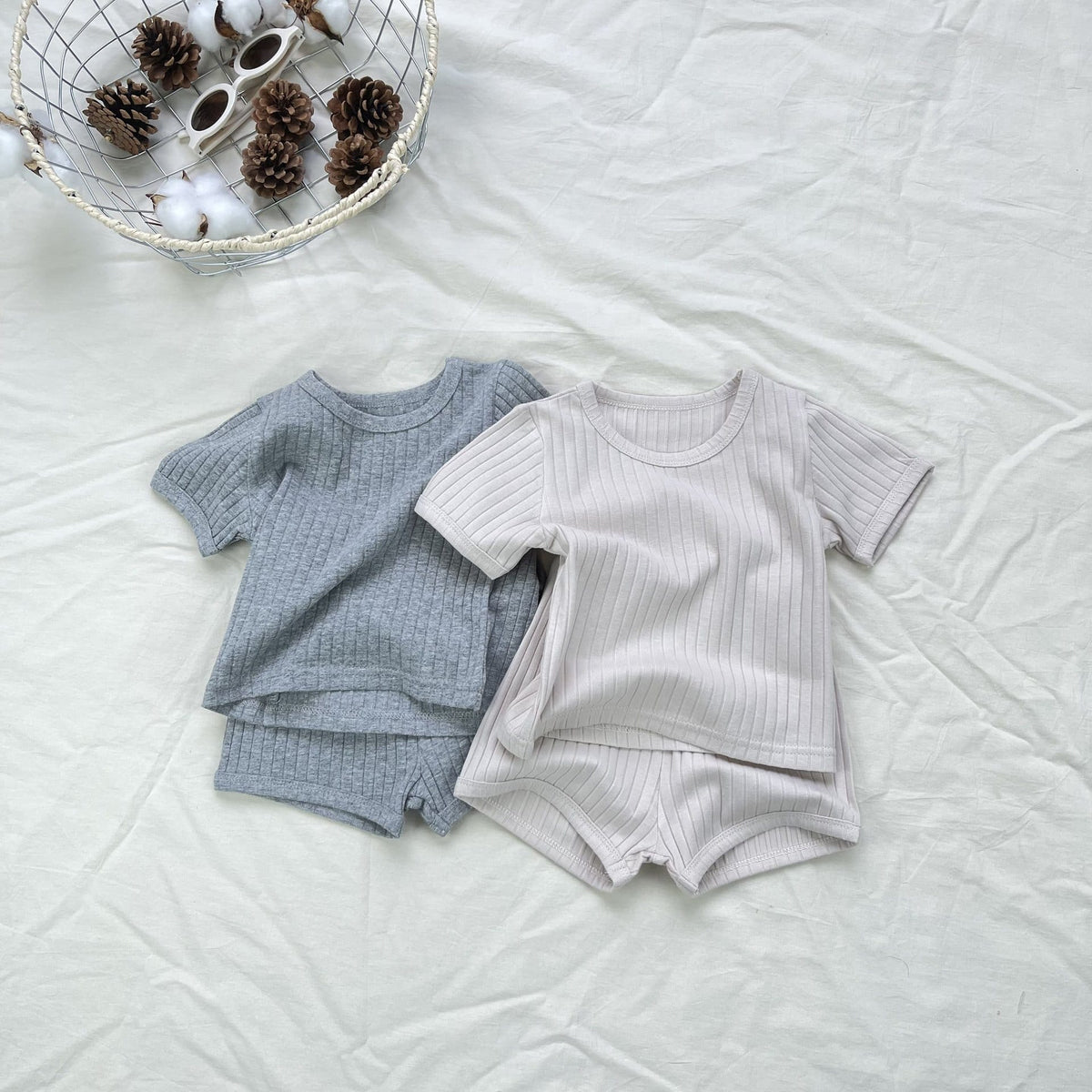 Textured Solid Color Set 半袖Tシャツ ショートパンツ【mh0012899】 yi nian ni 半袖セットアップ