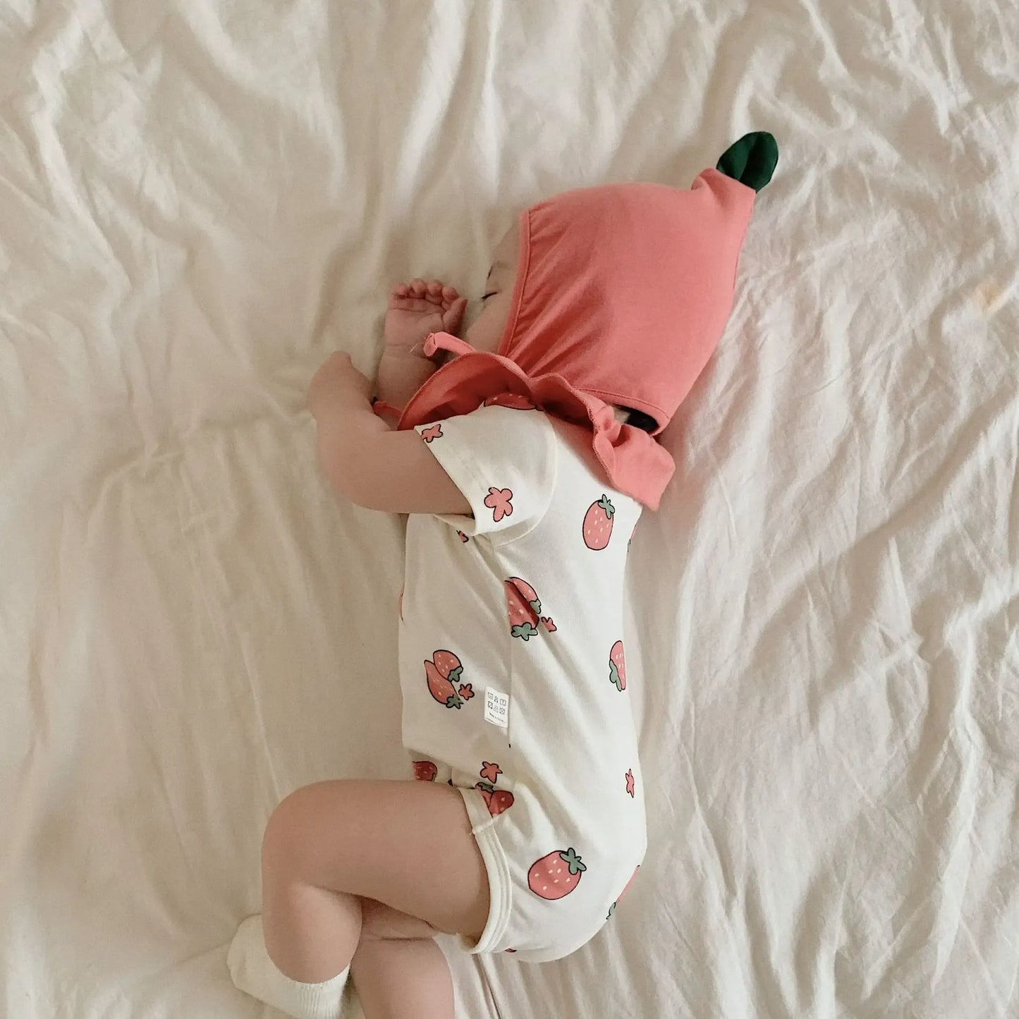 半袖ロンパース ベビーロンパース いちご 苺 ストロベリーコスチューム 半袖ボディスーツ  ボンネット帽子セット【mh0005075】