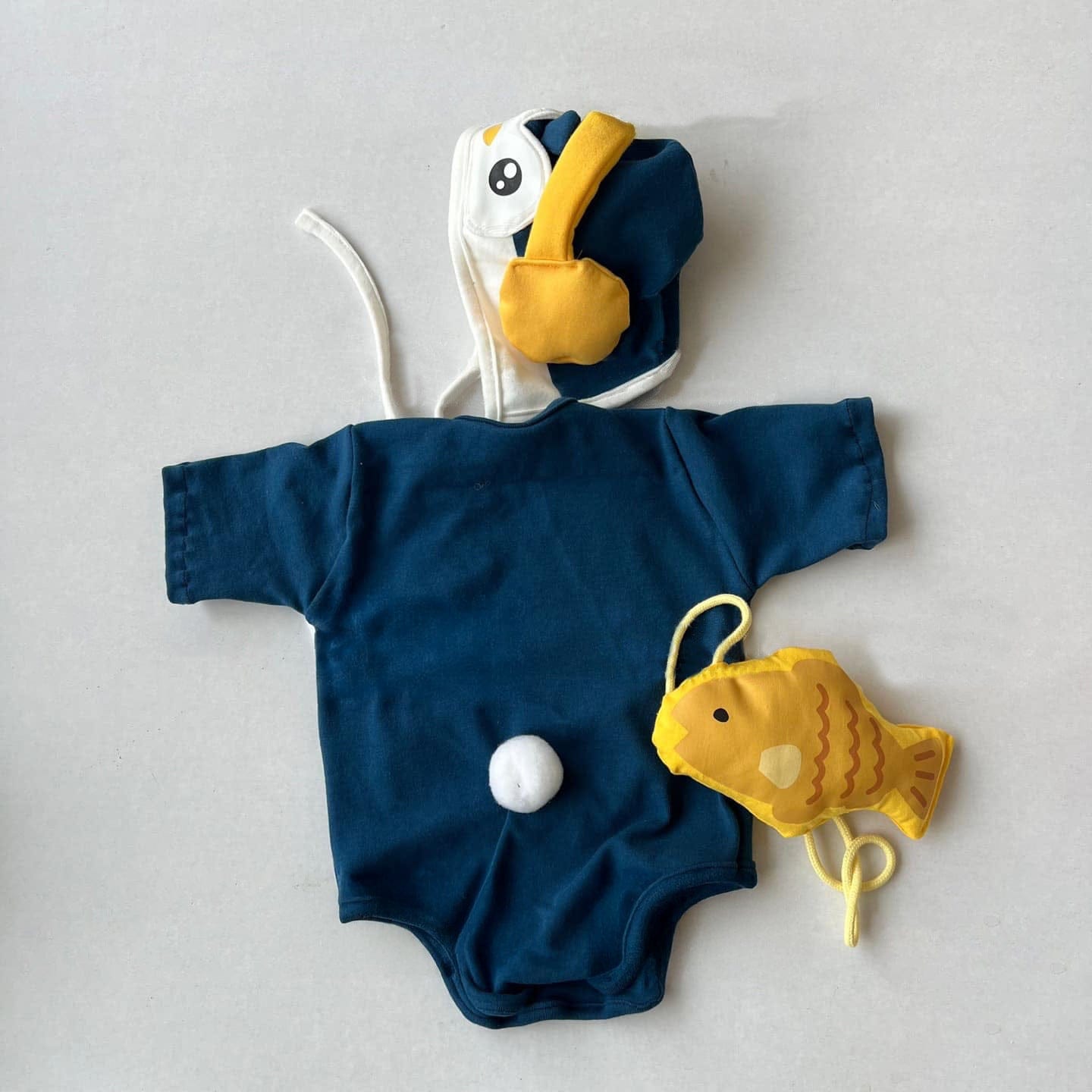 半袖ロンパース ベビーロンパース ペンギンコスチューム半袖ボディスーツ+帽子+お魚ポシェットセット【mh0009087】