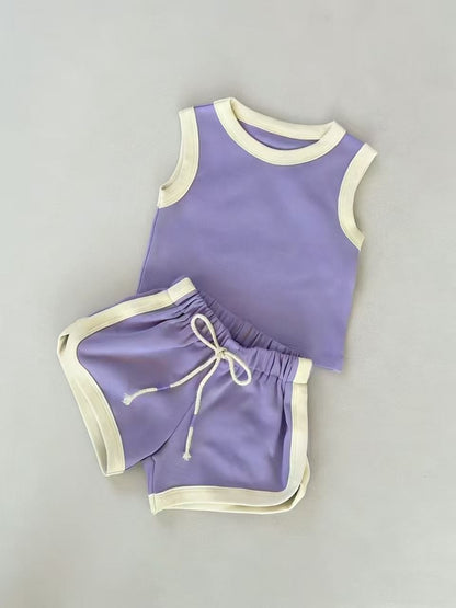 パープルのノースリーブタンクトップ＆ショートパンツセット、紐付き