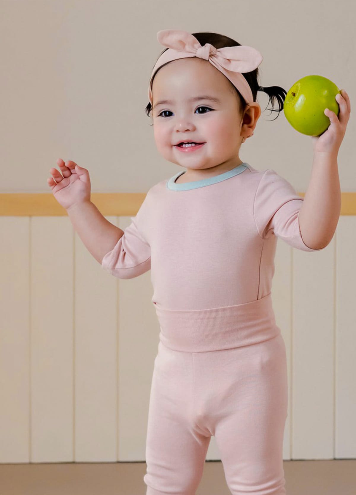 Two-Tone Minimalist Loungewear Set 半袖Tシャツ クロップドパンツ ルームウエア【mh0013610】 BBAMMA 半袖パジャマ