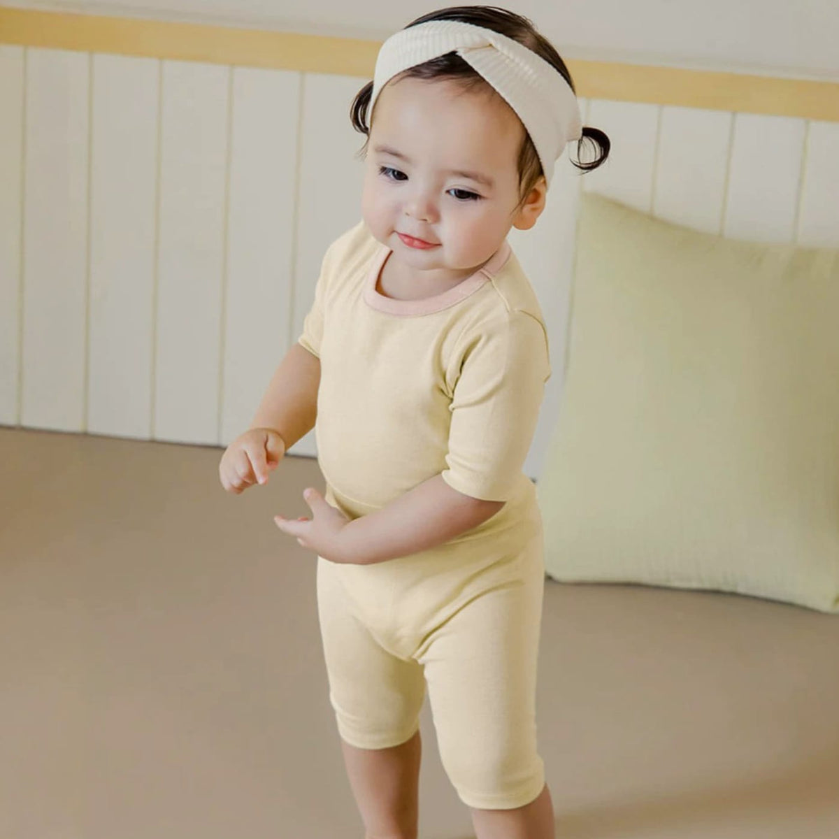 Two-Tone Minimalist Loungewear Set 半袖Tシャツ クロップドパンツ ルームウエア【mh0013610】 BBAMMA 半袖パジャマ