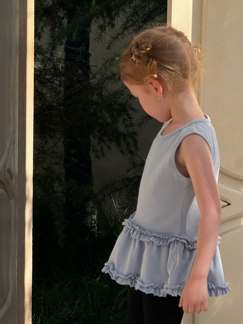 Versatile Sleeveless Knit T-Shirt Ruffled Skirt ラッフル ノースリーブTシャツ【mh0013268】 Chengle タンクトップ・キャミソール・ノースリーブトップス