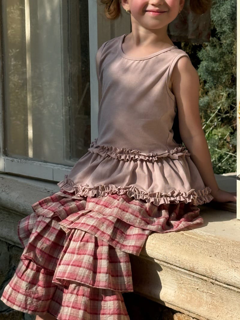 Versatile Sleeveless Knit T-Shirt Ruffled Skirt ラッフル ノースリーブTシャツ【mh0013268】 Chengle タンクトップ・キャミソール・ノースリーブトップス