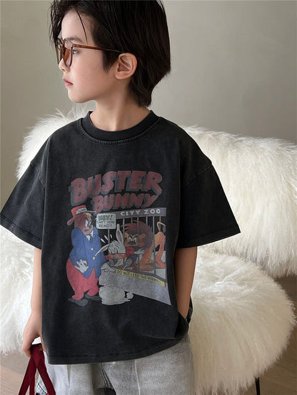 ダークグレーの半袖Tシャツ、正面にバニーのアートプリント