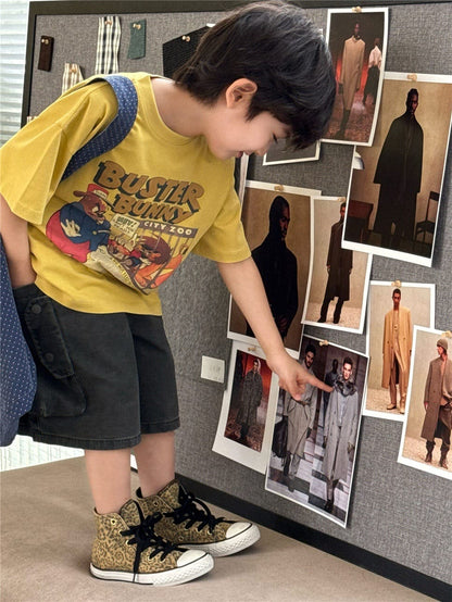 イエローカラーの半袖Tシャツ、バニー風アニマル柄のフロントプリント