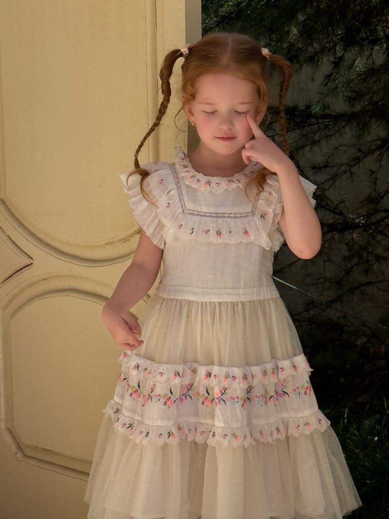 Vintage Patchwork Mesh Dress フラワー刺繍 フリルスリーブワンピース【mh0013264】 Chengle 半袖ワンピース