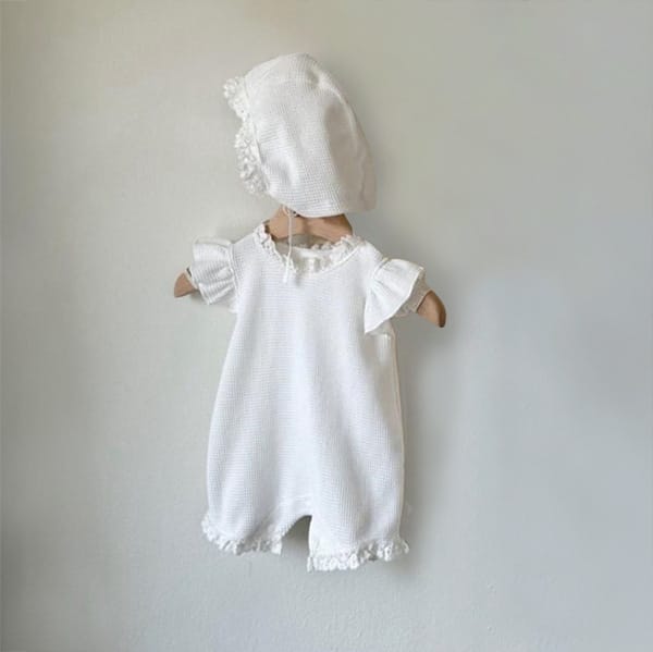 Waffle Lace Ruffle Sleeve Romper ワッフル 半袖ロンパース【mh0013510】 Off-white Suit (Jumpsuit + Hat) / 66cm BBAMMA 半袖ロンパース