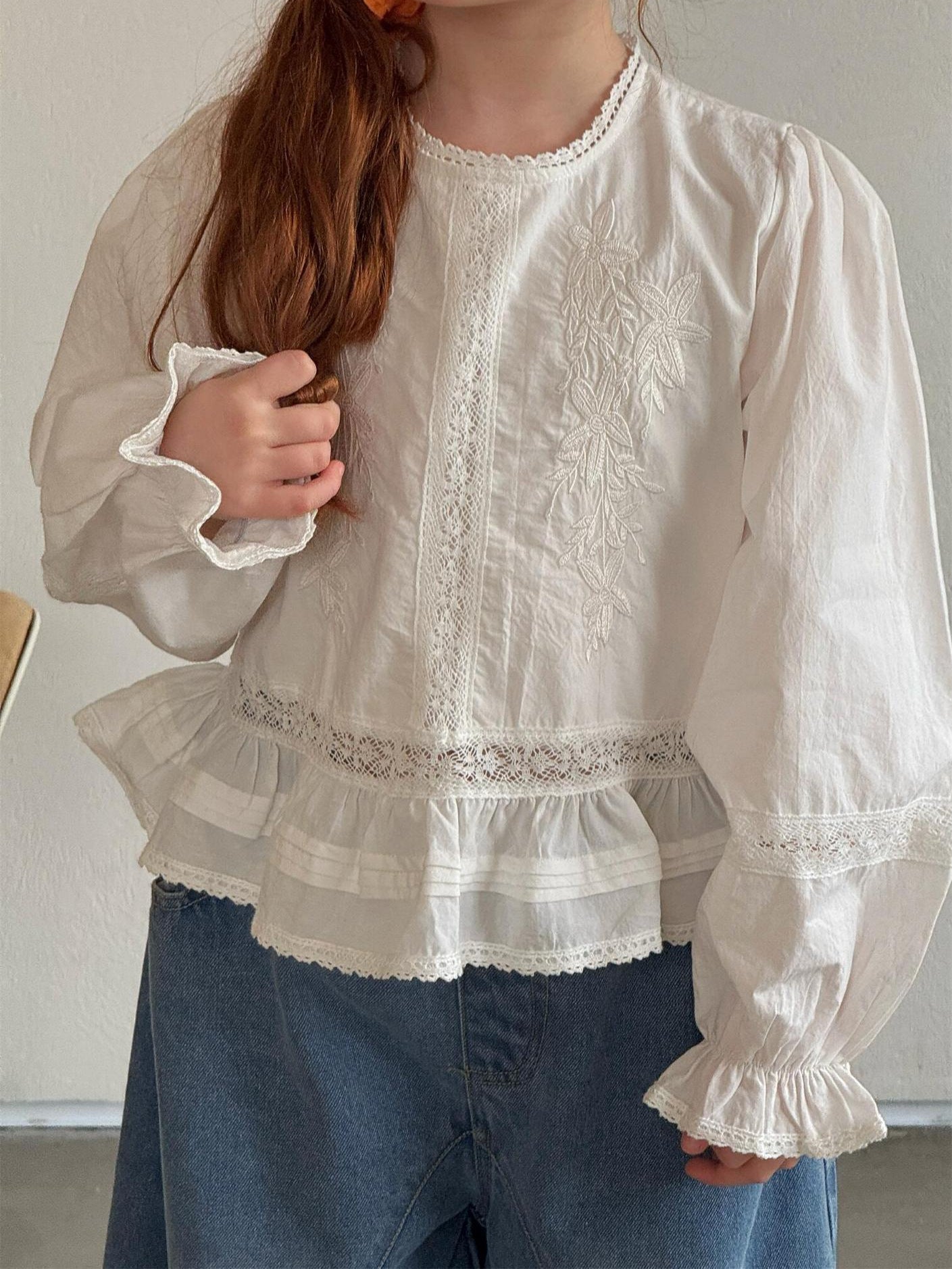 White Embroidered Lace Doll Shirt 刺繍 クルーネック ブラウス【mh0012316】 Jianzidan