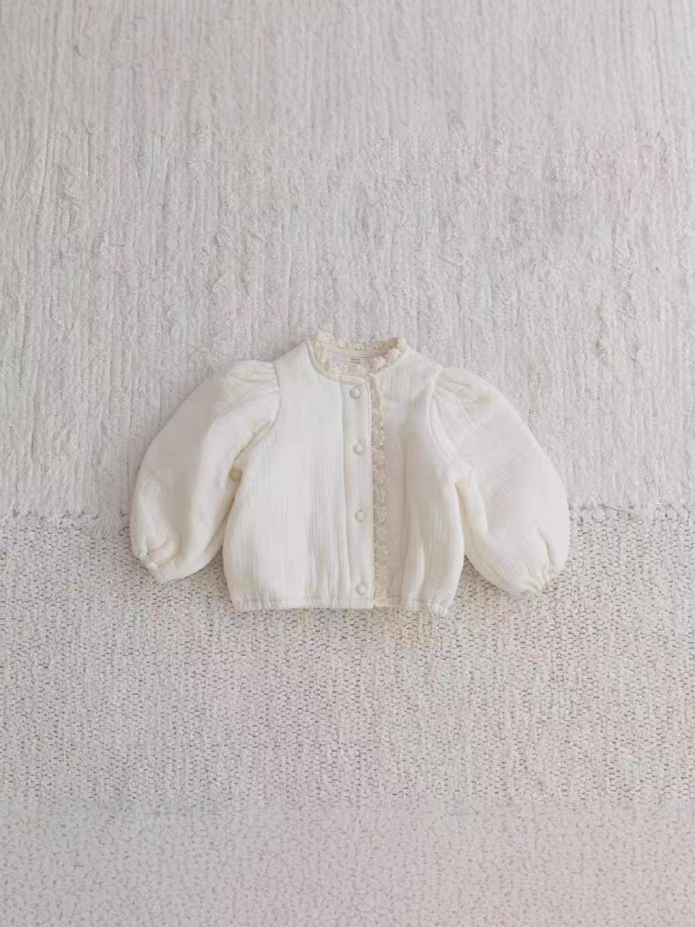 ショートコート・ジャケット・ジャンパー 長袖ブルゾン | メロウフリル | パフ袖中綿アウター | フェミニン【mh0011477】