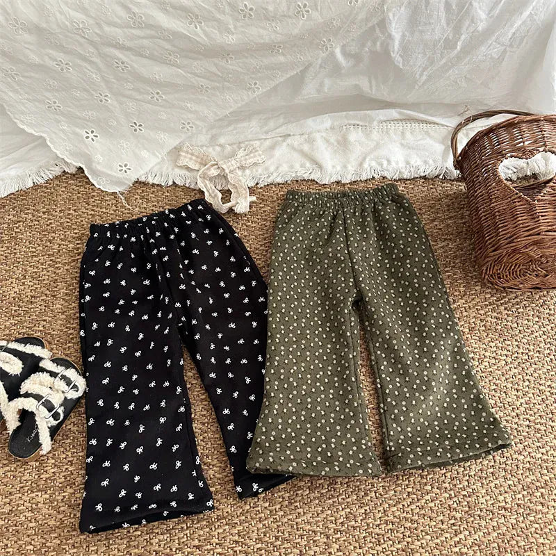 ロングパンツ・スウェットパンツ キッズパンツ フラワープリント裏フリースロングフレアパンツ【mh0007915】