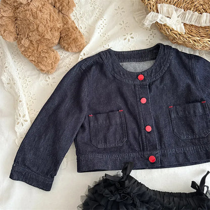 ショートコート・ジャケット・ジャンパー ボタンアクセントノーカラーショートデニムジャケット【mh0011271】