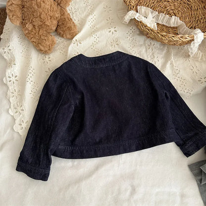 ショートコート・ジャケット・ジャンパー ボタンアクセントノーカラーショートデニムジャケット【mh0011271】