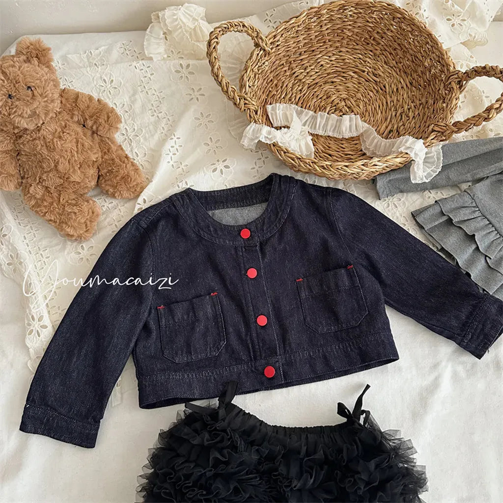 ショートコート・ジャケット・ジャンパー ボタンアクセントノーカラーショートデニムジャケット【mh0011271】