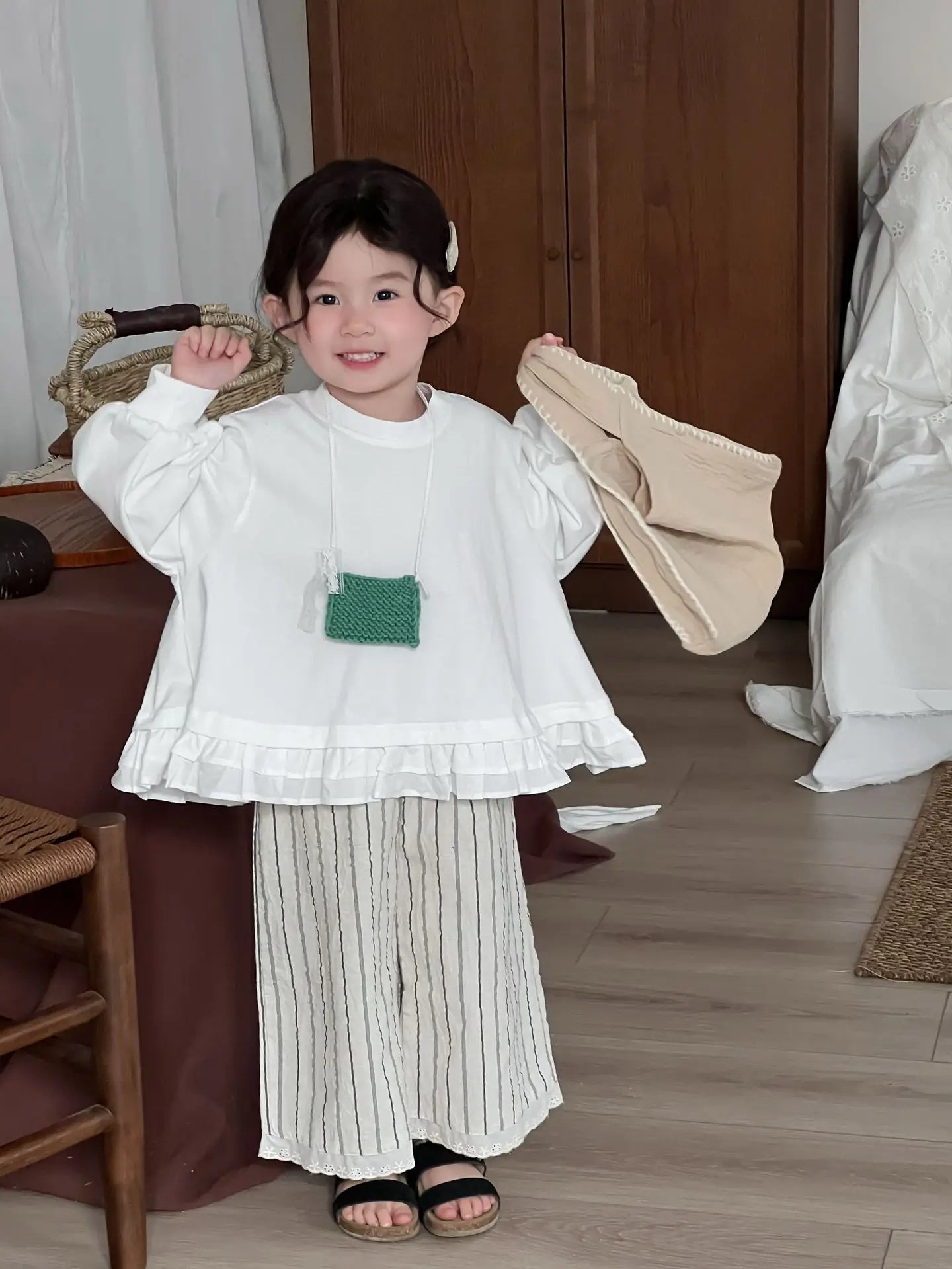 長袖シャツ・ブラウス キッズトップス 裾フリルドロップショルダー長袖パフスリーブTシャツ【mh0008903】