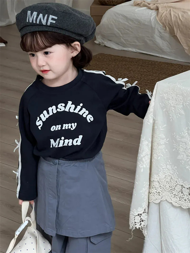 長袖Tシャツ Navy Blue / 18M (80) キッズトップス サイドダブルリボンラインレターロゴプリント長袖Tシャツ 2カラー【mh0006769】