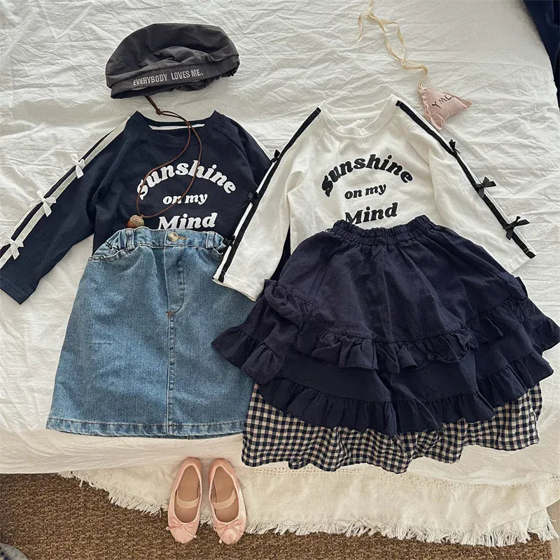 長袖Tシャツ キッズトップス サイドダブルリボンラインレターロゴプリント長袖Tシャツ 2カラー【mh0006769】