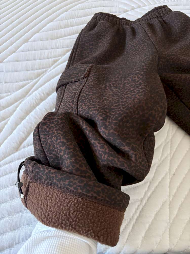 ロングパンツ・スウェットパンツ yummy&rocky | Leopard Print Thickened Fleece Pants レオパード柄 裏起毛 ストレートパンツ【mh0020061】