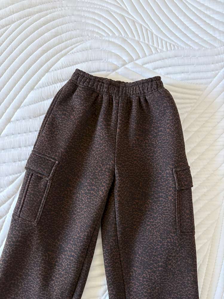 ロングパンツ・スウェットパンツ yummy&rocky | Leopard Print Thickened Fleece Pants レオパード柄 裏起毛 ストレートパンツ【mh0020061】