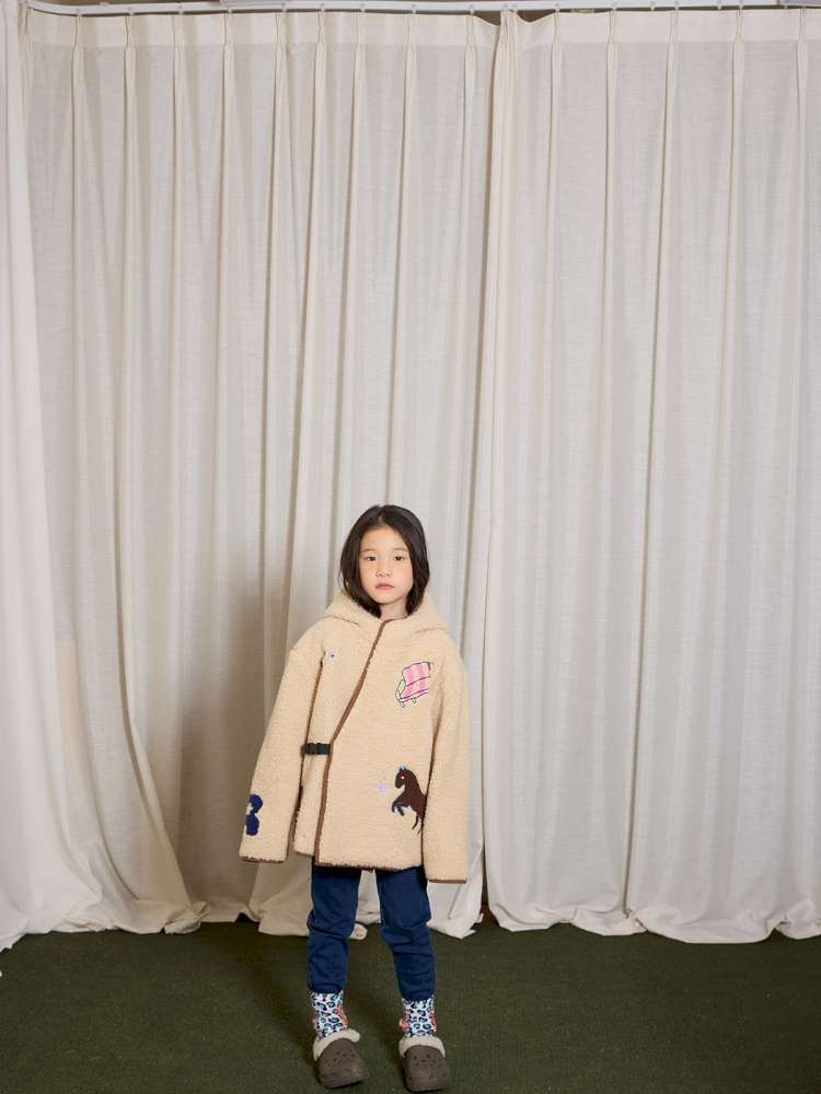 ショートコート・ジャケット・ジャンパー yummy&rocky | Thinsulate Patch Embroidery Alpaca Coat 刺繍入り アルパカ風 中綿コート【mh0020044】