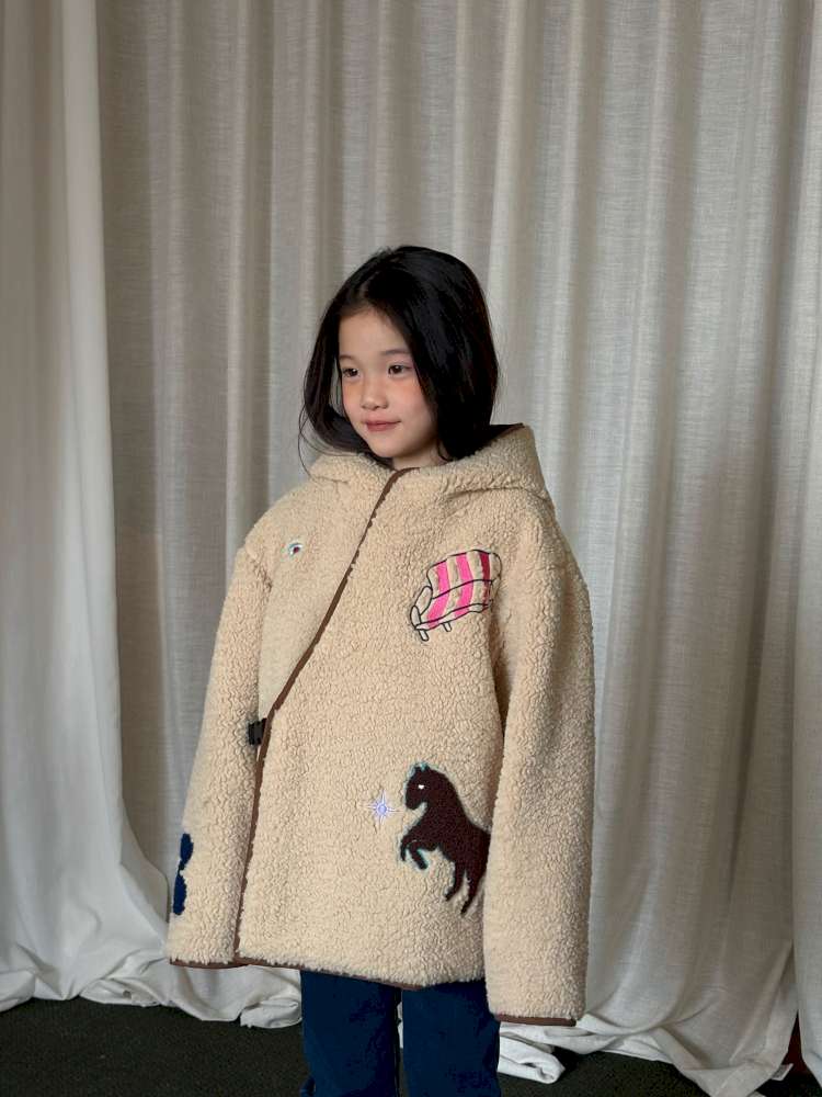 ショートコート・ジャケット・ジャンパー yummy&rocky | Thinsulate Patch Embroidery Alpaca Coat 刺繍入り アルパカ風 中綿コート【mh0020044】