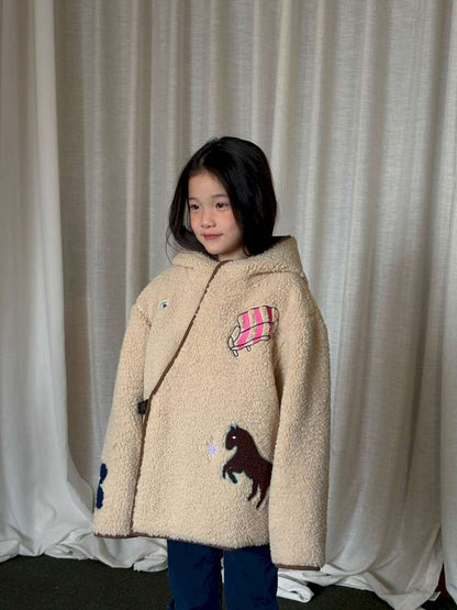 ショートコート・ジャケット・ジャンパー yummy&rocky | Thinsulate Patch Embroidery Alpaca Coat 刺繍入り アルパカ風 中綿コート【mh0020044】