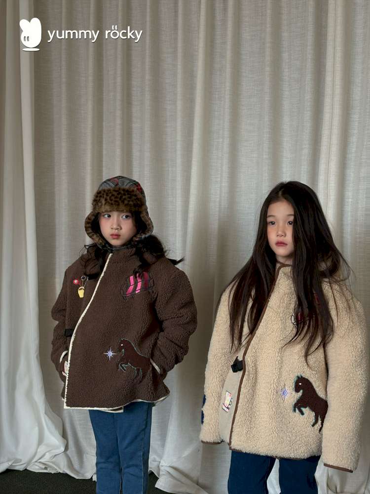 ショートコート・ジャケット・ジャンパー yummy&rocky | Thinsulate Patch Embroidery Alpaca Coat 刺繍入り アルパカ風 中綿コート【mh0020044】