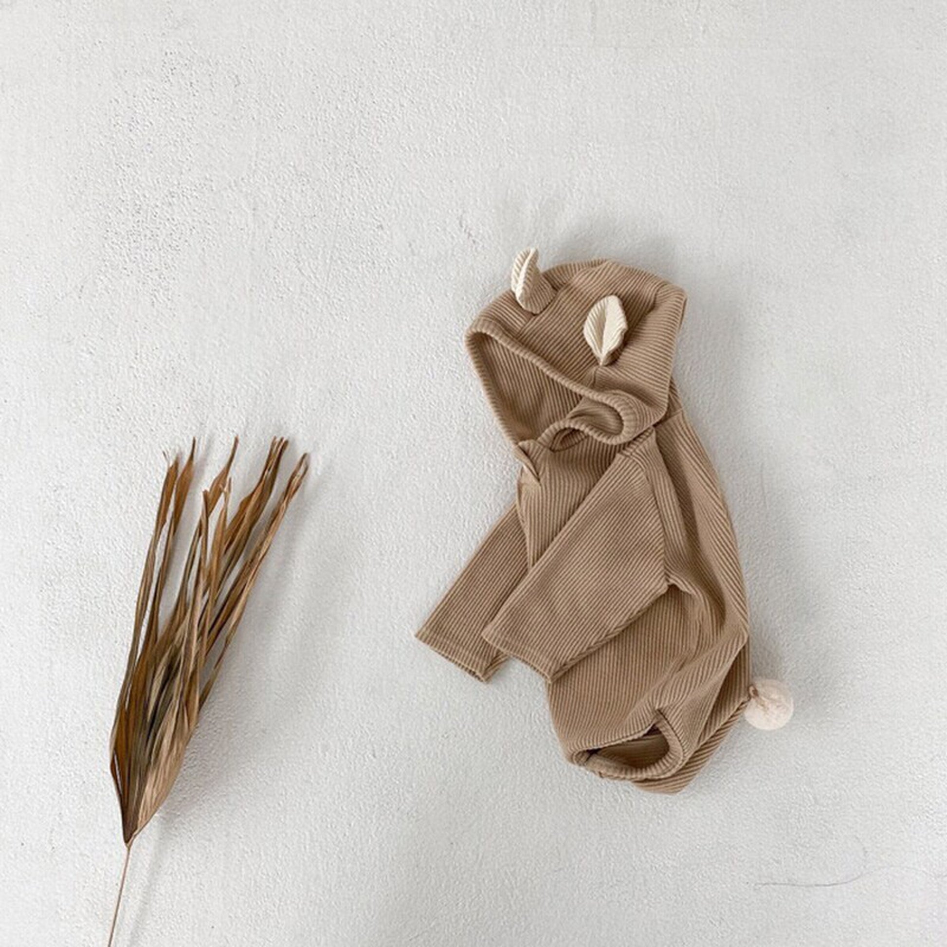 -ベビー うさ耳 フーディ しっぽ ロンパース【mh0000360】 - mamahalo shop - 長袖ロンパース -  べビー服 - 子供服 - 男の子 - 女の子