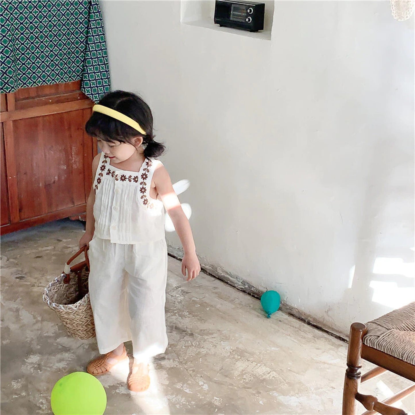 -キッズ セットアップ フラワー 刺繍 ノースリーブ ブラウス ワイド パンツ - mamahalo shop - ノースリーブセットアップ -  べビー服 - 子供服 - 男の子 - 女の子