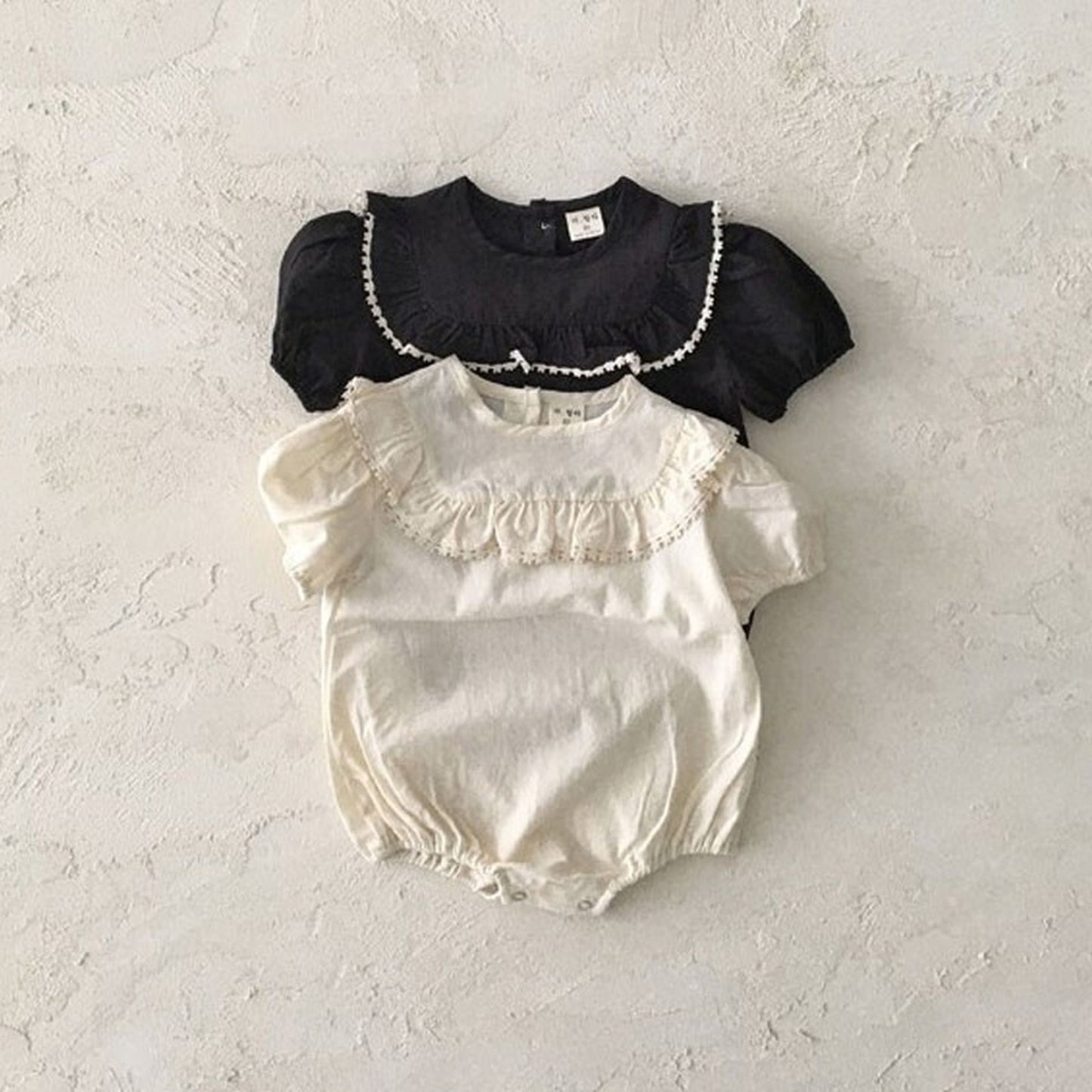 -ベビー フリルカラー 半袖 パフスリーブ ロンパース - mamahalo shop - 半袖ロンパース -  べビー服 - 子供服 - 男の子 - 女の子