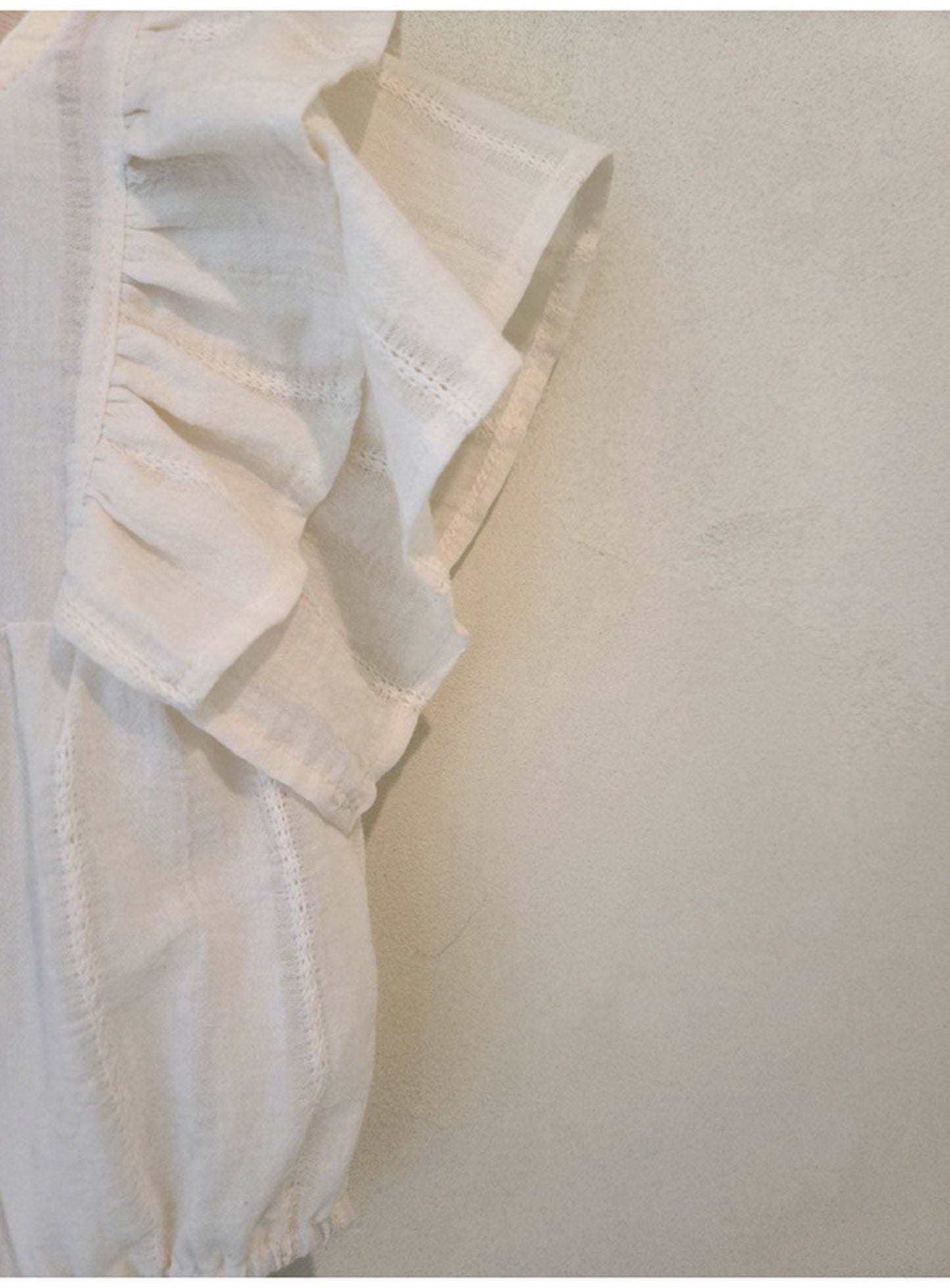 -ベビー ラッフルフリル バタフライスリーブ フラワー 無地 ロンパース - mamahalo shop - 半袖ロンパース -  べビー服 - 子供服 - 男の子 - 女の子