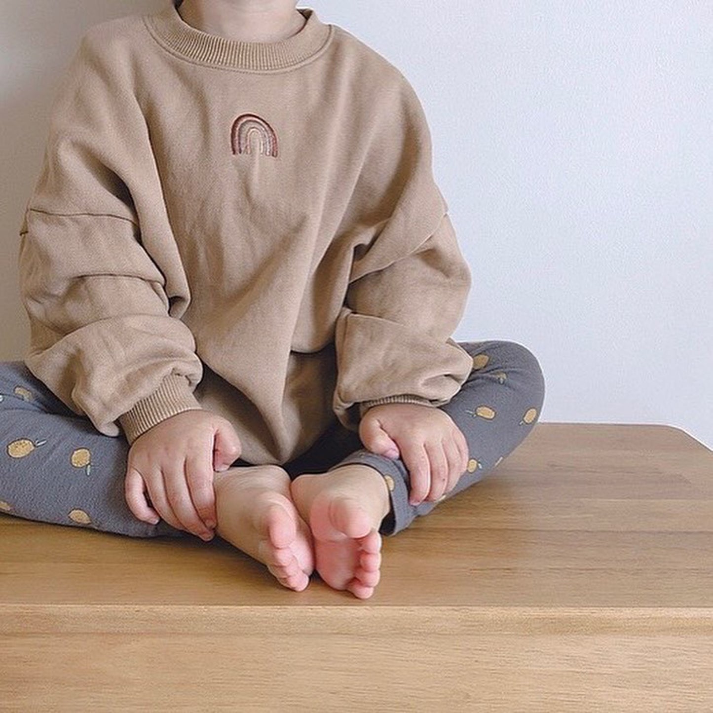 -ベビーキッズトップス スウェットシャツ レインボー 刺繍 トレーナー 2カラー【mh0000204】 - mamahalo shop - トレーナー・フーディ -  べビー服 - 子供服 - 男の子 - 女の子