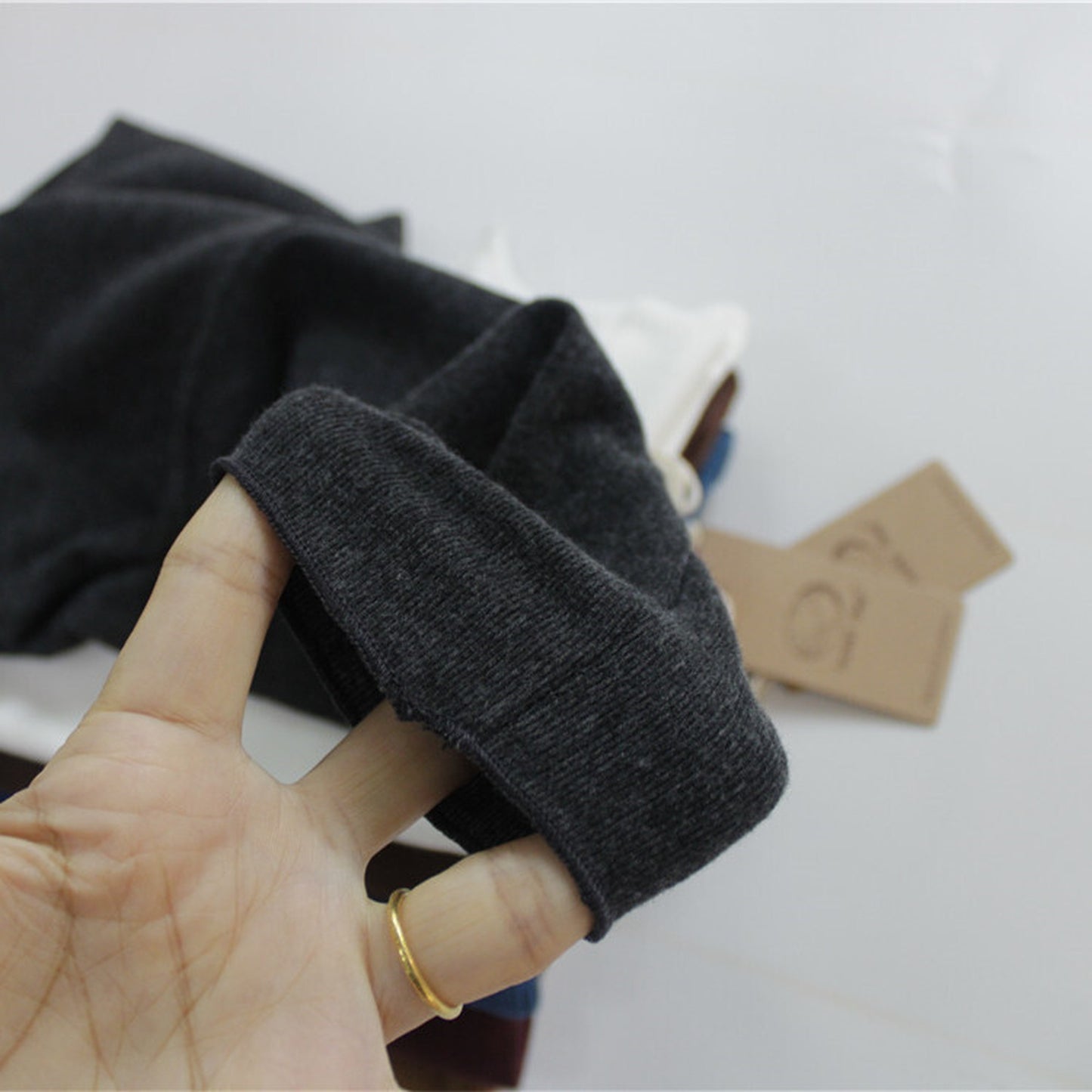 -キッズ フリルネック Tシャツ トップス【mh0000213】 - mamahalo shop - 長袖Tシャツ -  べビー服 - 子供服 - 男の子 - 女の子