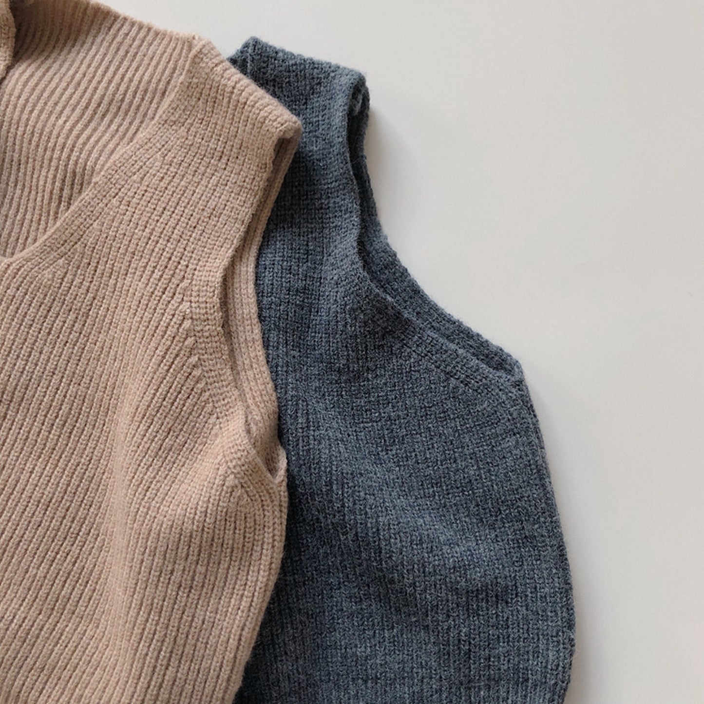 -キッズ ニットベスト シンプルベーシック 2カラー【mh0000235】 - mamahalo shop - ベスト -  べビー服 - 子供服 - 男の子 - 女の子