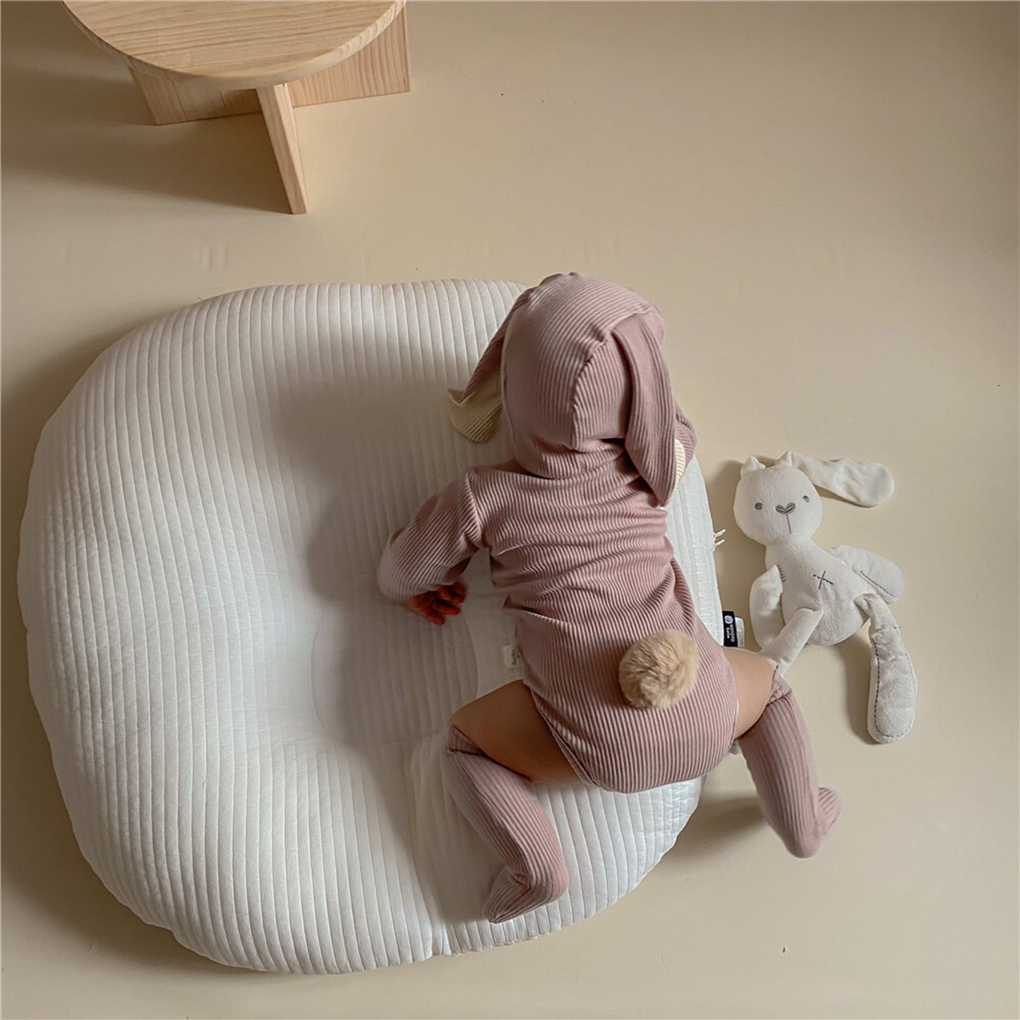 -ベビーロンパース しっぽ付き 長袖ロンパース うさ耳帽子 お揃い靴下 3点セット【mh0000384】 - mamahalo shop - 長袖ロンパース -  べビー服 - 子供服 - 男の子 - 女の子