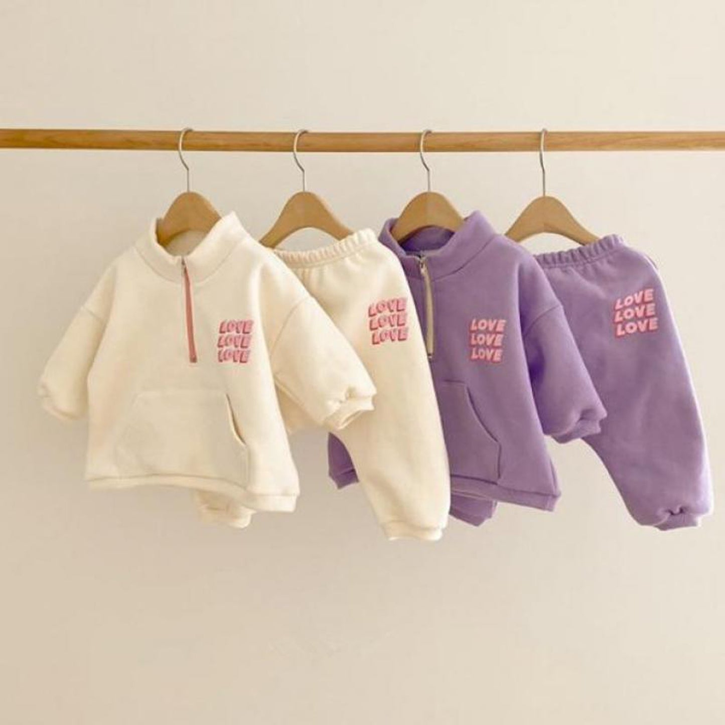 -キッズ セットアップ ロゴ スウェット トップス パンツ【mh0000201】 - mamahalo shop - 長袖セットアップ -  べビー服 - 子供服 - 男の子 - 女の子