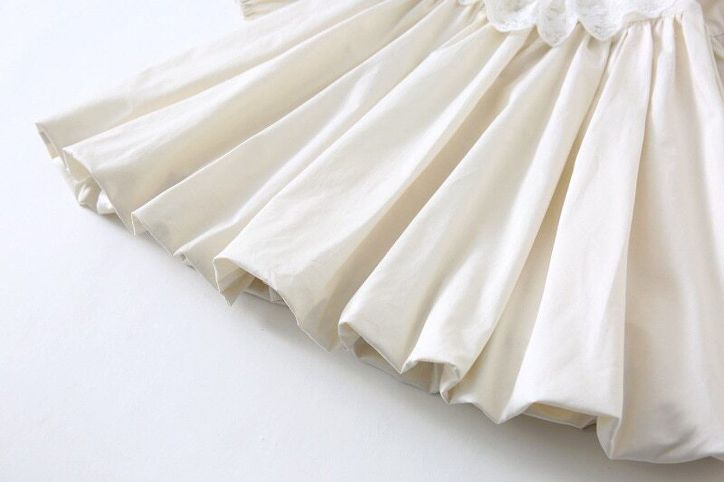 -キッズワンピース レース ドレス 長袖ワンピース ベージュ - mamahalo shop - 長袖ワンピース -  べビー服 - 子供服 - 男の子 - 女の子