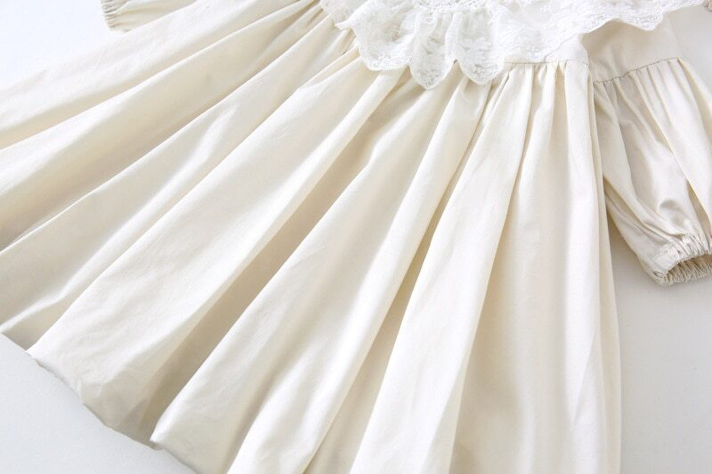 -キッズワンピース レース ドレス 長袖ワンピース ベージュ - mamahalo shop - 長袖ワンピース -  べビー服 - 子供服 - 男の子 - 女の子