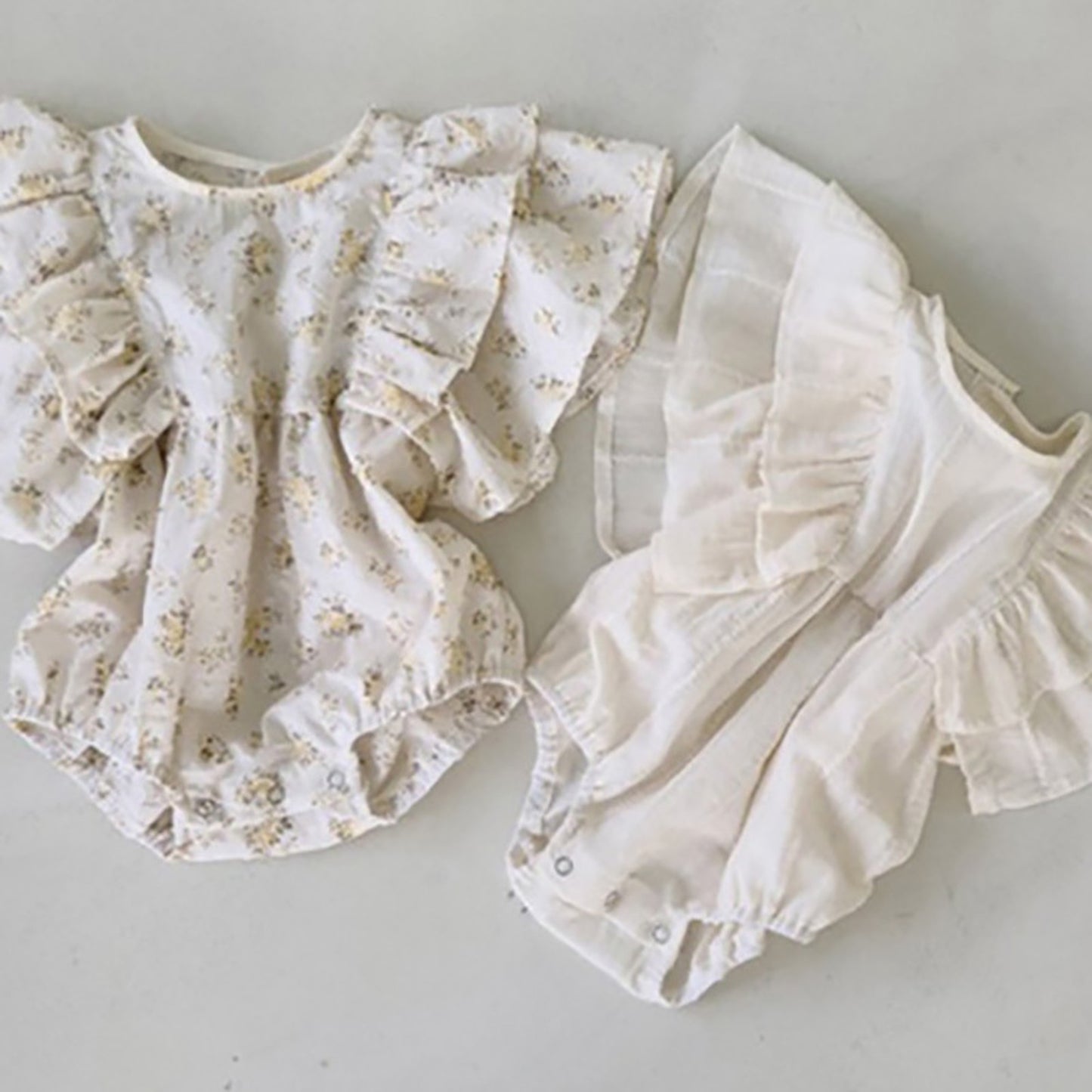 -ベビー ラッフルフリル バタフライスリーブ フラワー 無地 ロンパース - mamahalo shop - 半袖ロンパース -  べビー服 - 子供服 - 男の子 - 女の子