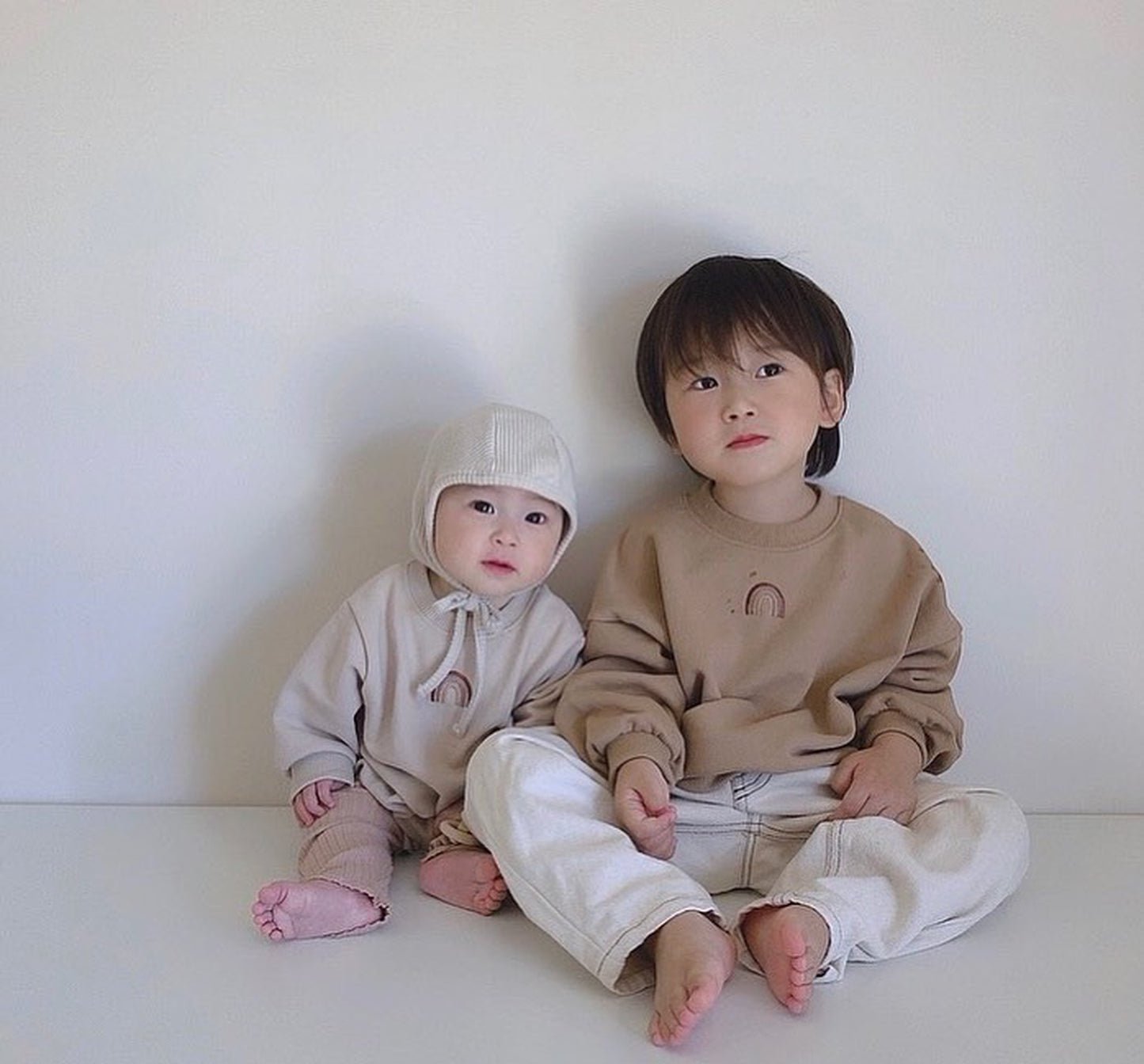 -ベビーキッズトップス スウェットシャツ レインボー 刺繍 トレーナー 2カラー【mh0000204】 - mamahalo shop - トレーナー・フーディ -  べビー服 - 子供服 - 男の子 - 女の子