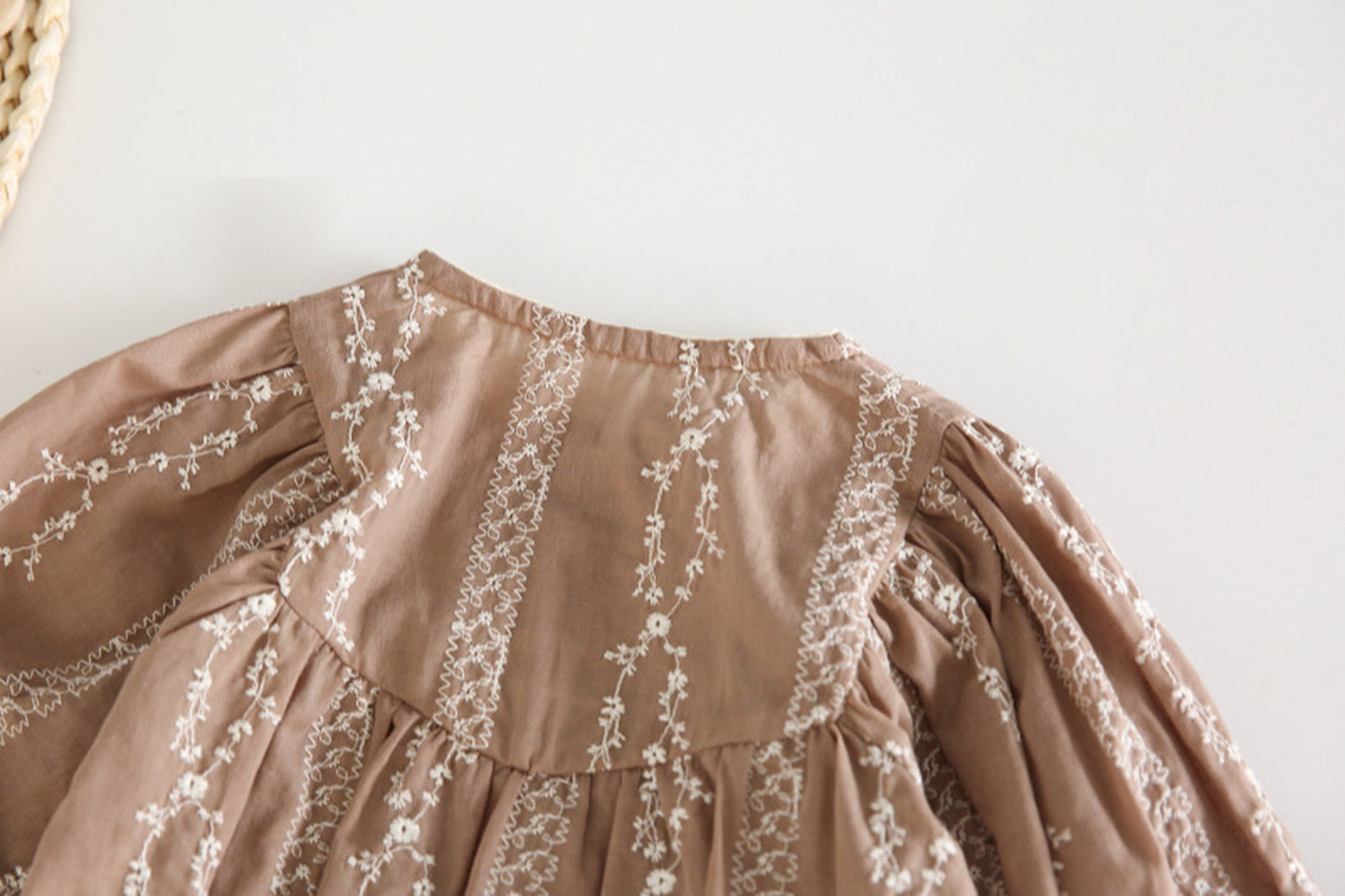 -ベビー 刺繍 フラワー パール レース 長袖ロンパース【mh0000207】 - mamahalo shop - 長袖ロンパース -  べビー服 - 子供服 - 男の子 - 女の子